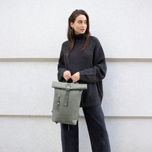 Lade das Bild in den Galerie-Viewer, Rolltop Small bass