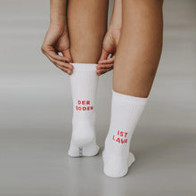 Lade das Bild in den Galerie-Viewer, Socken Der Boden ist Lava