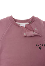 Lade das Bild in den Galerie-Viewer, 2tlg. Set mit Sweatshirt in rosenholz und Print "amore" sowie Streifen Leggings: 62/68