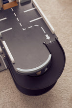 Load image into Gallery viewer, Parkplatz AIDEN