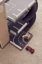 Load image into Gallery viewer, Parkplatz AIDEN