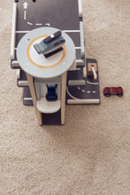 Load image into Gallery viewer, Parkplatz AIDEN