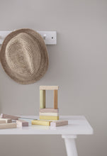 Lade das Bild in den Galerie-Viewer, Wackelturm aus Holz