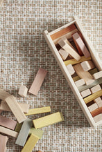 Lade das Bild in den Galerie-Viewer, Wackelturm aus Holz