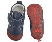 Load image into Gallery viewer, Krabbelschuhe - Charlie