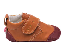 Load image into Gallery viewer, Krabbelschuhe Charlie - Cognac