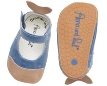 Load image into Gallery viewer, Krabbelschuhe - Sharky