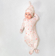 Lade das Bild in den Galerie-Viewer, Comfort Knit Gown & Hat | Perennial