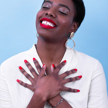 Lade das Bild in den Galerie-Viewer, Pflanzlicher Nagellack Dita