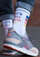 Lade das Bild in den Galerie-Viewer, Socken „It‘s all good“