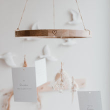 Load image into Gallery viewer, Holzkranz aus Eiche