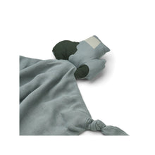 Lade das Bild in den Galerie-Viewer, Agnete - Kuscheltuch, Tractor, Blue fog