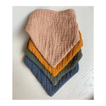 Lade das Bild in den Galerie-Viewer, Andrea Lätzchen 2er Pack - rose