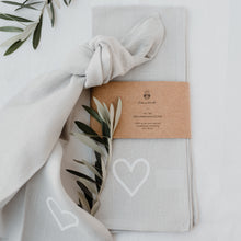 Lade das Bild in den Galerie-Viewer, Leinen Geschirrtücher Herz im 2er Set