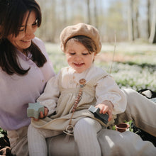 Load image into Gallery viewer, Nesting Stars