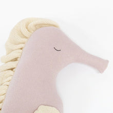 Lade das Bild in den Galerie-Viewer, Bianca Seepferdchen groß