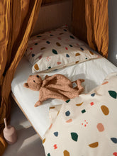 Lade das Bild in den Galerie-Viewer, Lotte Cuddle Cloth - Bär rose