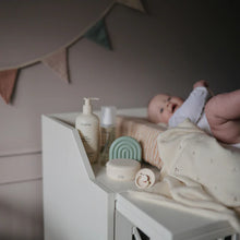 Load image into Gallery viewer, Regenbogen Beißring - Cambridge blue