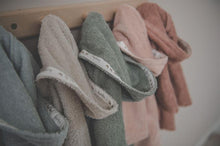 Lade das Bild in den Galerie-Viewer, Baby Bademantel Dijon Daily - bright blossom