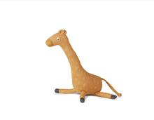 Lade das Bild in den Galerie-Viewer, Gitte Giraffe - Kuscheltier