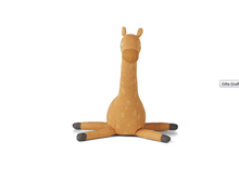 Lade das Bild in den Galerie-Viewer, Gitte Giraffe - Kuscheltier