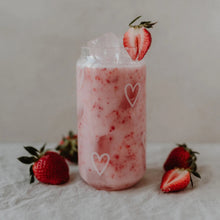 Lade das Bild in den Galerie-Viewer, Hohes Trinkglas - Herzen