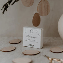 Lade das Bild in den Galerie-Viewer, Holzanhänger Eier natur im 8er Set