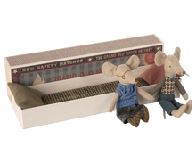 Load image into Gallery viewer, Oma und Opa Maus in Streichholzschachtel