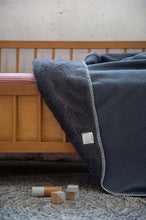 Lade das Bild in den Galerie-Viewer, Babydecke Plüsch Runa