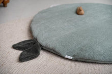 Lade das Bild in den Galerie-Viewer, Krabbeldecke rund Dijon Daily - shadow green