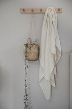 Lade das Bild in den Galerie-Viewer, Musselin Mulltuch Cairo - warm white