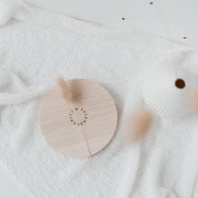 Lade das Bild in den Galerie-Viewer, Blumenständer just love