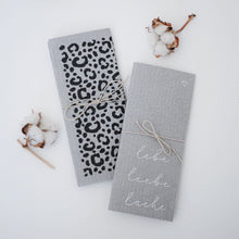 Lade das Bild in den Galerie-Viewer, Schwammtücher Lebe Liebe Lache im 3er Set