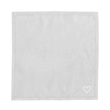 Lade das Bild in den Galerie-Viewer, Leinen Servietten Herz im 4er Set