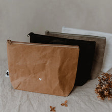 Lade das Bild in den Galerie-Viewer, Kosmetiktasche Herz