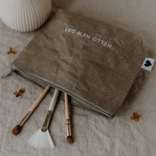 Lade das Bild in den Galerie-Viewer, Kosmetiktasche Hello New Day