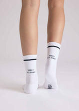 Lade das Bild in den Galerie-Viewer, SORRY NOT SORRY SOCKEN: 43-46
