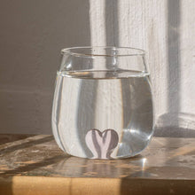 Lade das Bild in den Galerie-Viewer, Trinkglas Herzfigur rosa (VE = 6 Stk)
