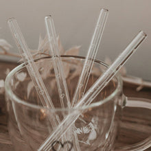 Lade das Bild in den Galerie-Viewer, Strohhalme Herzen aus Glas 13cm im 4er Set (VE = 10 Sets)

