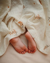 Lade das Bild in den Galerie-Viewer, Swaddle - Flower
