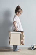 Lade das Bild in den Galerie-Viewer, Studio Haus mit Möbeln AIDEN
