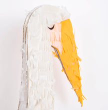 Lade das Bild in den Galerie-Viewer, Storch Piñata
