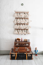 Load image into Gallery viewer, Adventskalender aus Baumwolle - sugar
