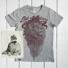 Lade das Bild in den Galerie-Viewer, T-shirt - Lion of Leisure logo
