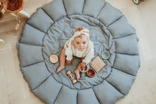 Lade das Bild in den Galerie-Viewer, Bloom organic Babymat - Dusty Blue

