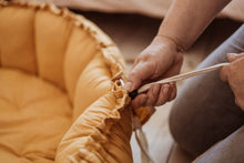 Lade das Bild in den Galerie-Viewer, Bloom organic Babymat - Mustard

