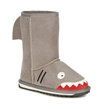Lade das Bild in den Galerie-Viewer, Shark
